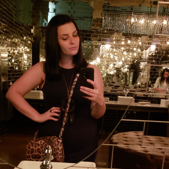 Meet your Posher, Lauren - Picture 4 of 8